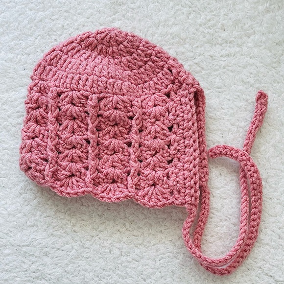 Baby bonnets - Picture 1 of 4